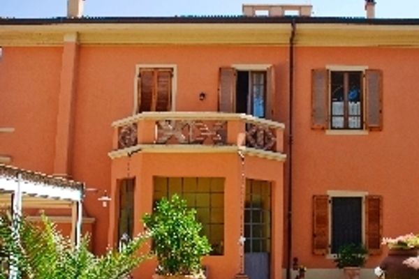 Villa Maya (Cascina)